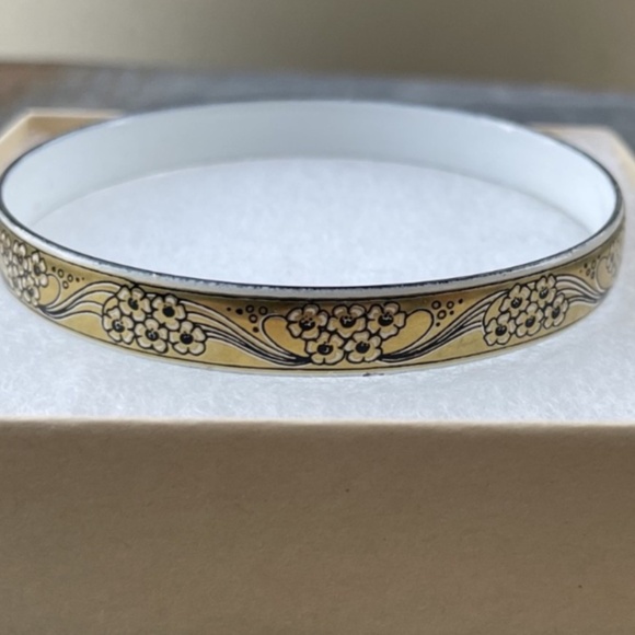 Michaela Frey gold tone Flower Bangle Bracelet - Picture 3 of 6